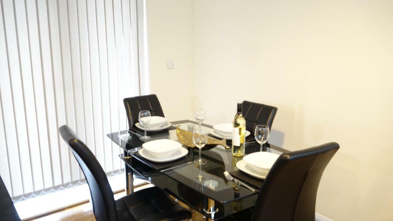 Luxury 2 Bed 2 Bath - Free Parking - 5Min To Airport - Sleeps 6 Lägenhet Ashford  Exteriör bild