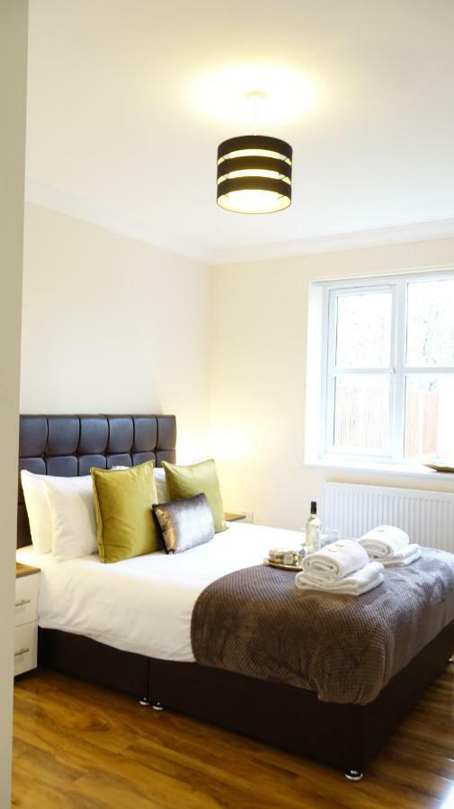 Luxury 2 Bed 2 Bath - Free Parking - 5Min To Airport - Sleeps 6 Lägenhet Ashford  Exteriör bild