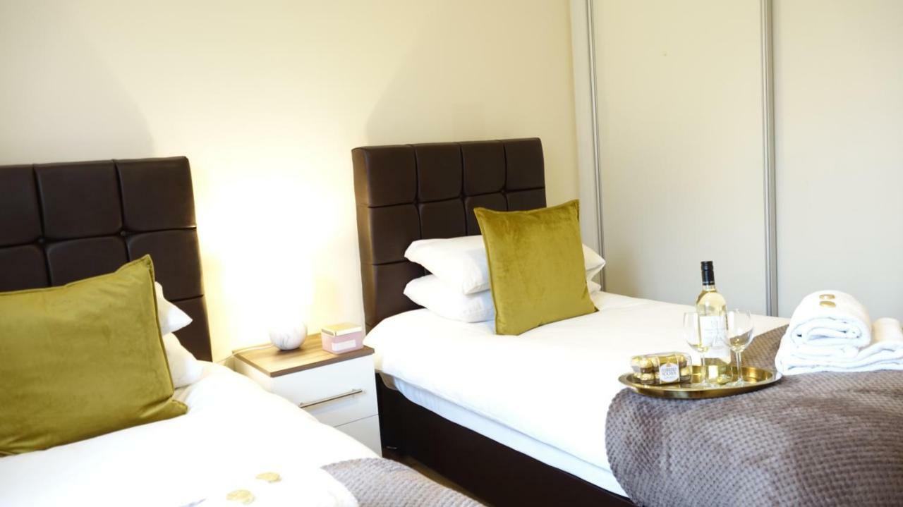 Luxury 2 Bed 2 Bath - Free Parking - 5Min To Airport - Sleeps 6 Lägenhet Ashford  Exteriör bild