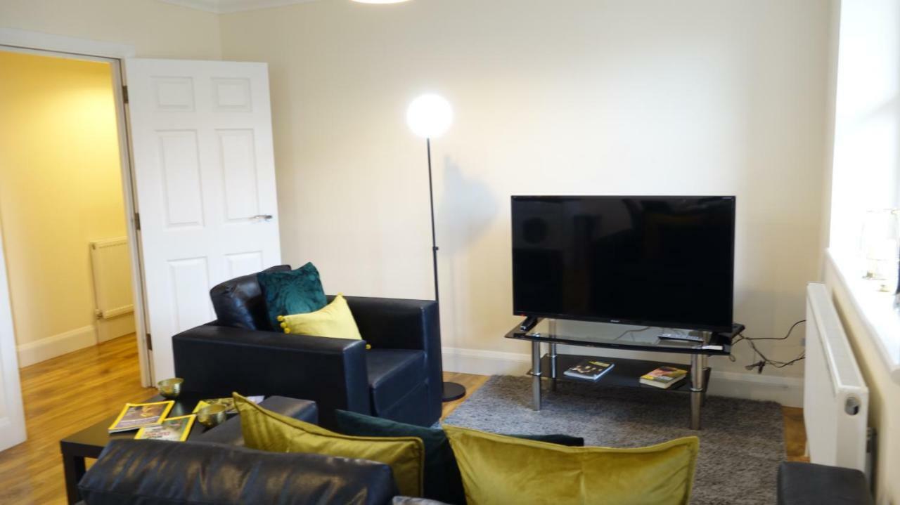Luxury 2 Bed 2 Bath - Free Parking - 5Min To Airport - Sleeps 6 Lägenhet Ashford  Exteriör bild