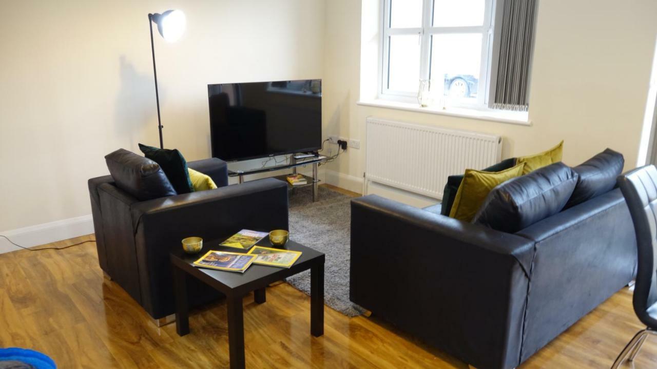 Luxury 2 Bed 2 Bath - Free Parking - 5Min To Airport - Sleeps 6 Lägenhet Ashford  Exteriör bild