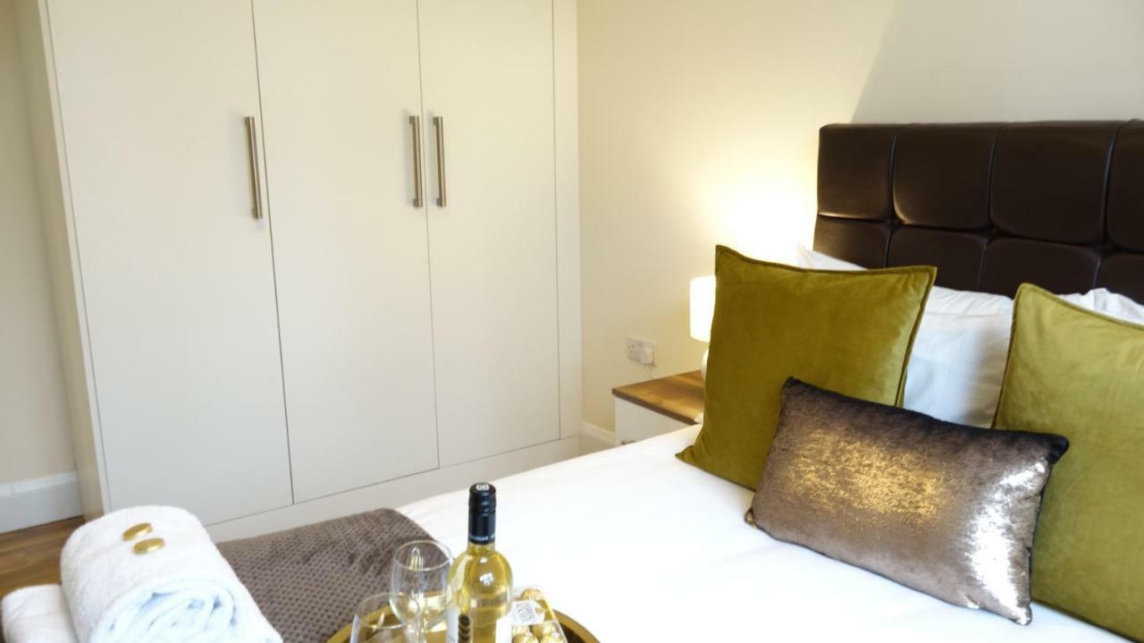 Luxury 2 Bed 2 Bath - Free Parking - 5Min To Airport - Sleeps 6 Lägenhet Ashford  Exteriör bild