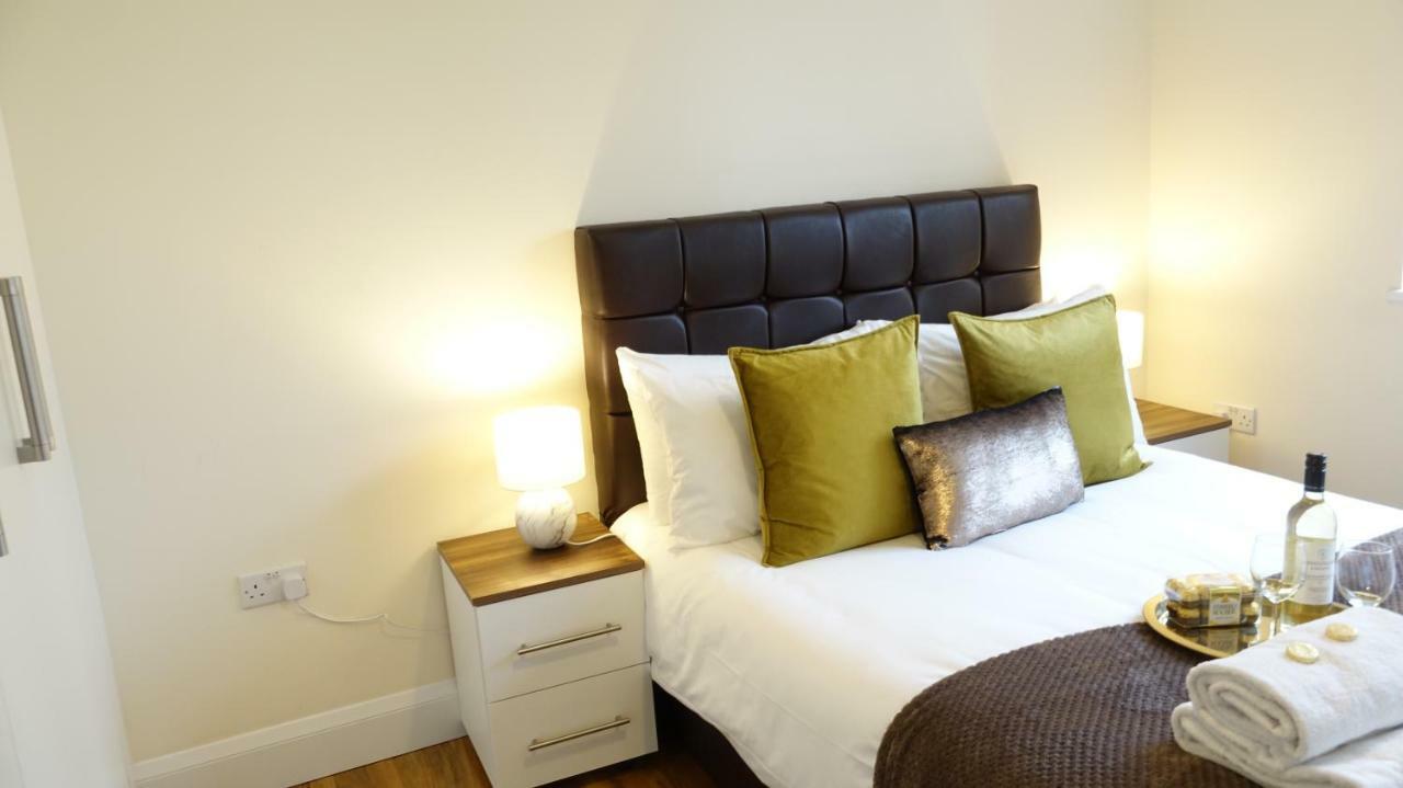 Luxury 2 Bed 2 Bath - Free Parking - 5Min To Airport - Sleeps 6 Lägenhet Ashford  Exteriör bild