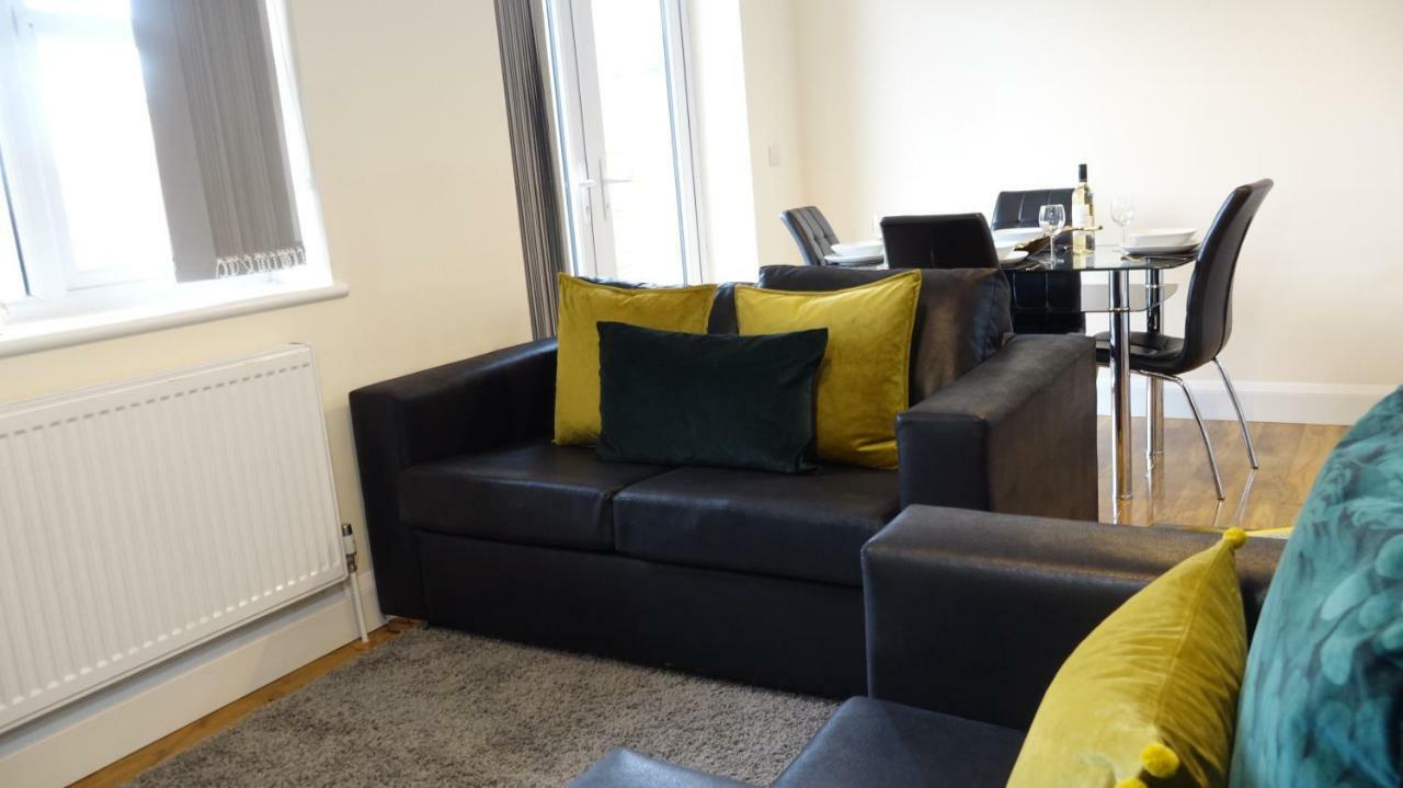 Luxury 2 Bed 2 Bath - Free Parking - 5Min To Airport - Sleeps 6 Lägenhet Ashford  Exteriör bild