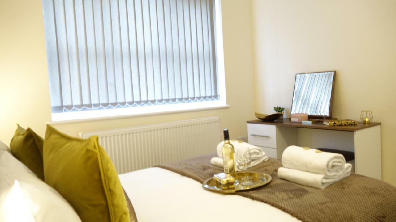 Luxury 2 Bed 2 Bath - Free Parking - 5Min To Airport - Sleeps 6 Lägenhet Ashford  Exteriör bild