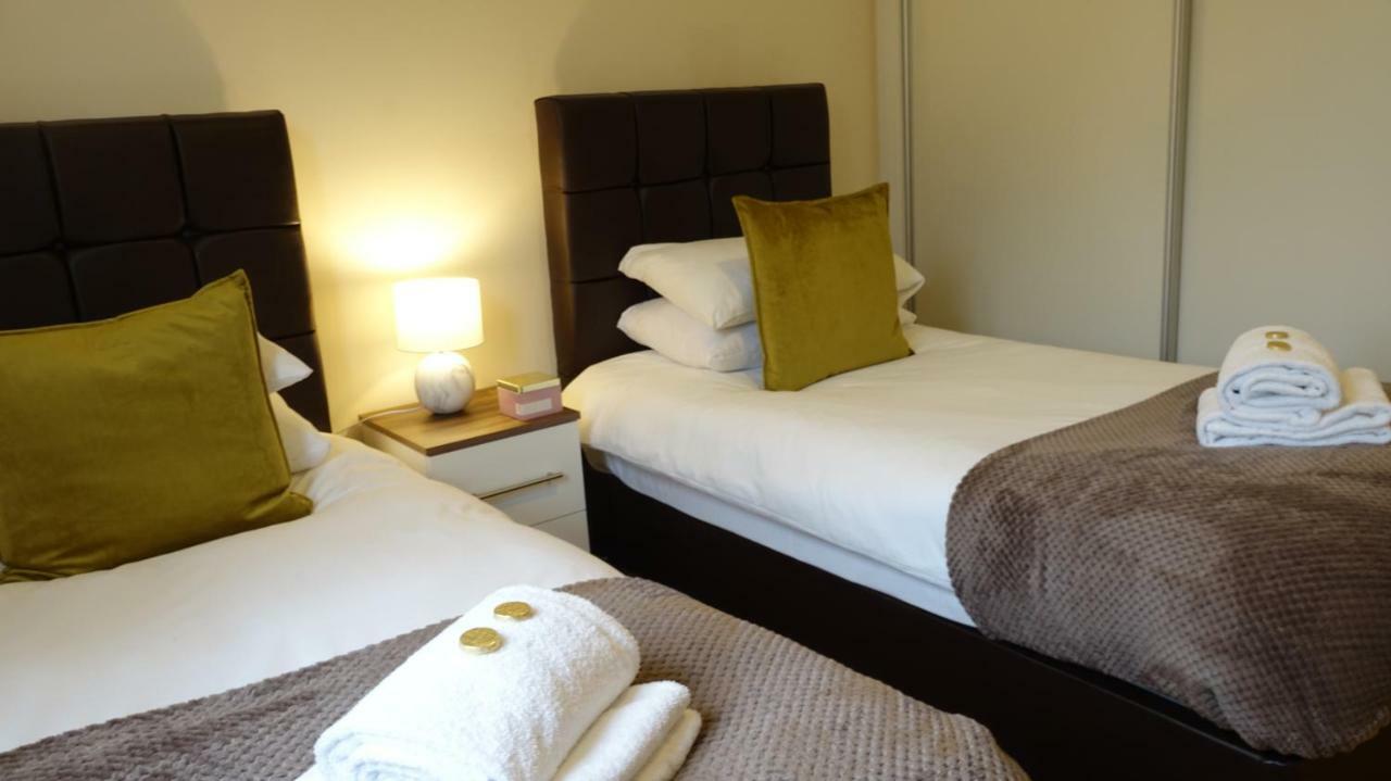 Luxury 2 Bed 2 Bath - Free Parking - 5Min To Airport - Sleeps 6 Lägenhet Ashford  Exteriör bild