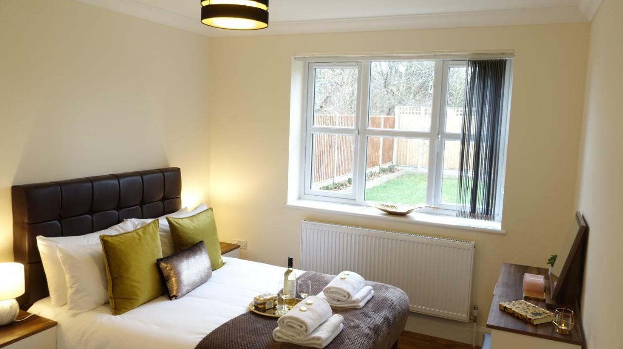 Luxury 2 Bed 2 Bath - Free Parking - 5Min To Airport - Sleeps 6 Lägenhet Ashford  Exteriör bild