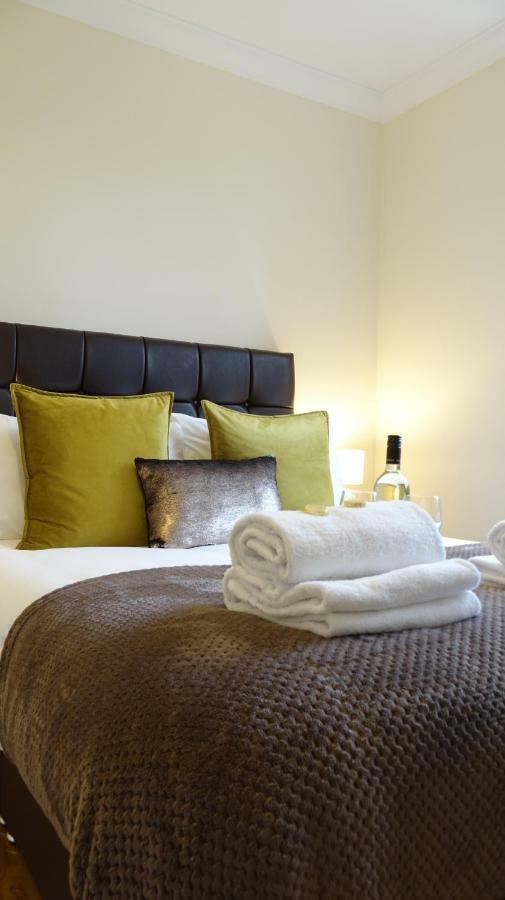 Luxury 2 Bed 2 Bath - Free Parking - 5Min To Airport - Sleeps 6 Lägenhet Ashford  Exteriör bild